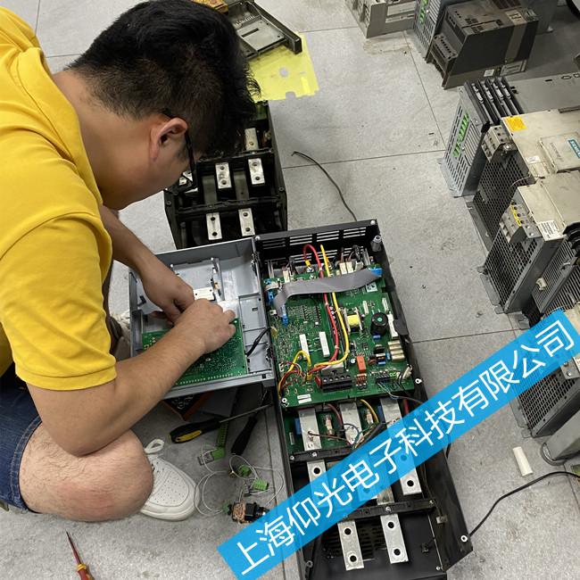 �W�ֱ���{�����S��591P-53372542-A00-U4A0�@ʾ������