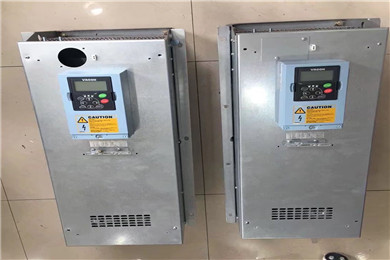 ����׃�l���S��